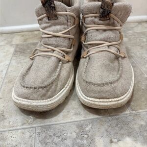 Hey Dude‎ Beige Ankle Boots